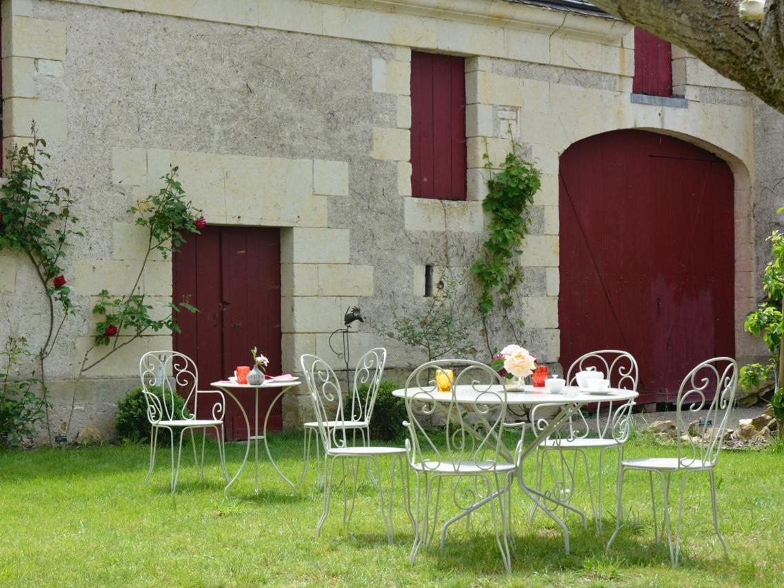 La Penesais Villa Beaumont-en-Veron Exterior photo